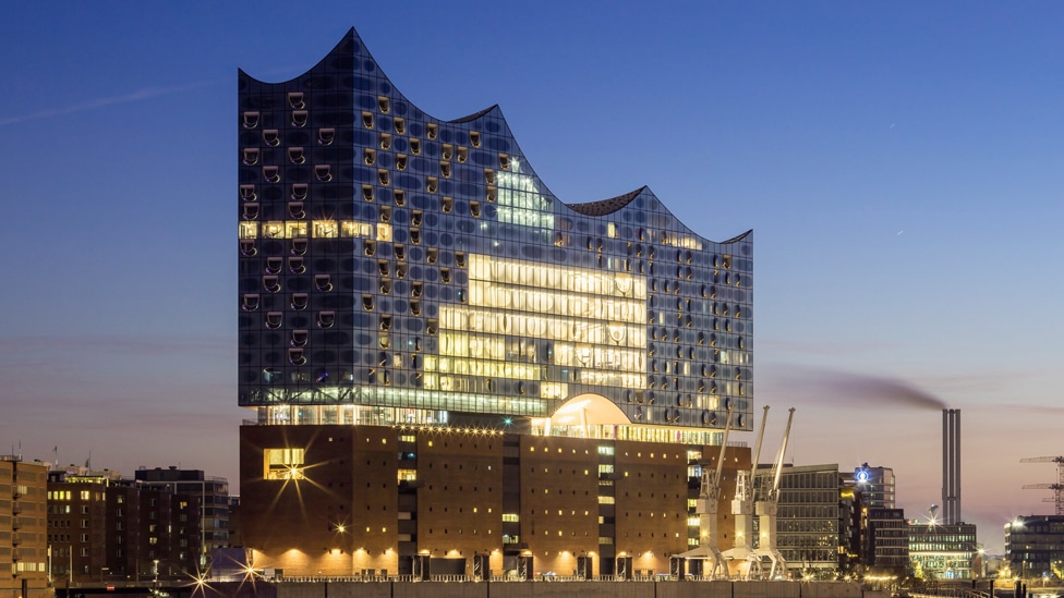 Besuchen Sie mit Faltin Travel das neue Wahrzeichen Hamburgs - die Elbphilharmonie.